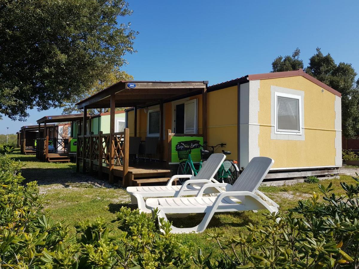 Naturist Mobile Homes Eden In Fkk Ulika Poreč Exteriör bild