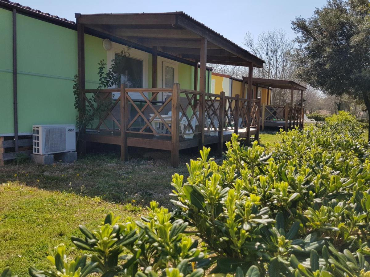 Naturist Mobile Homes Eden In Fkk Ulika Poreč Exteriör bild