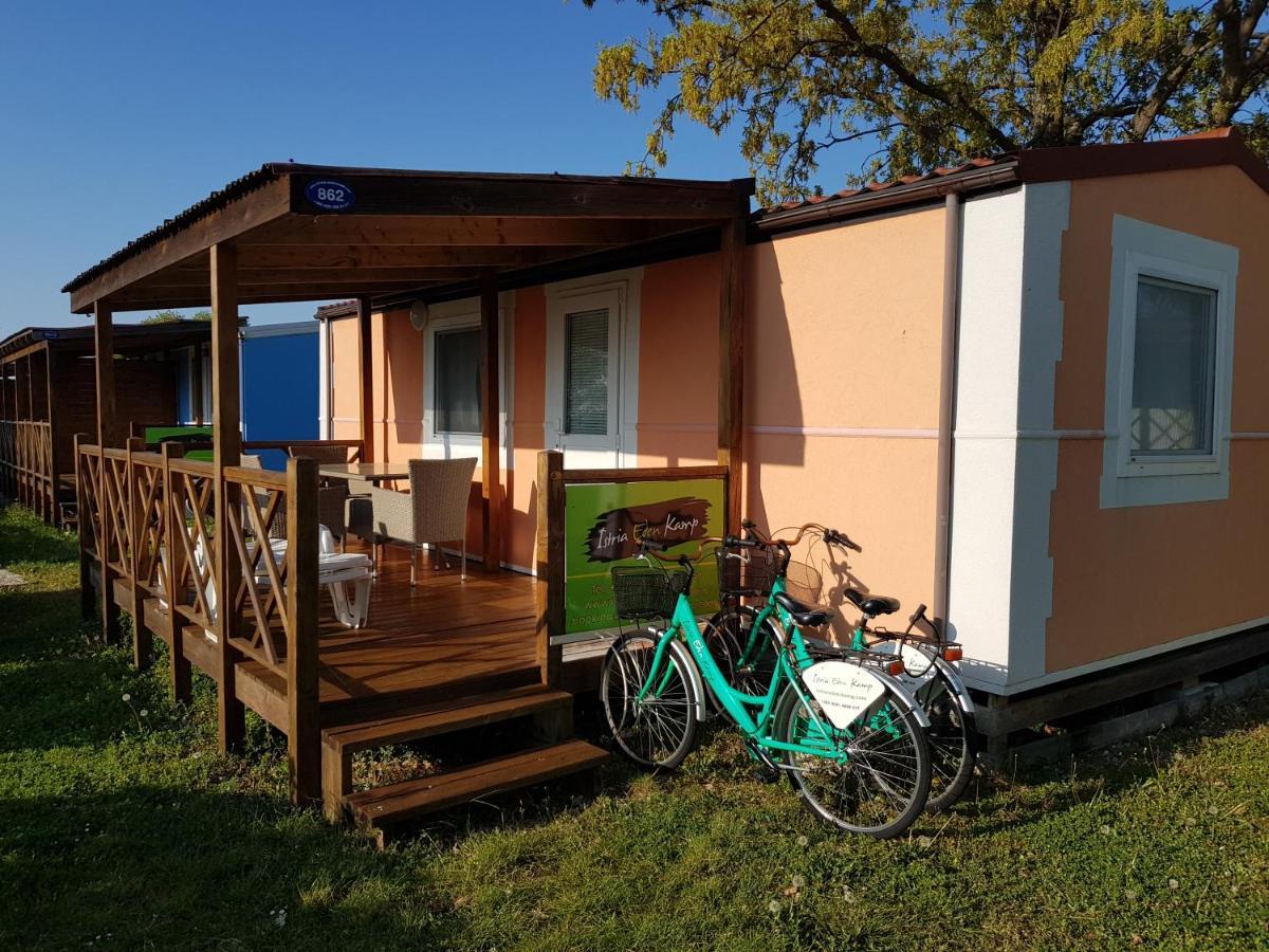 Naturist Mobile Homes Eden In Fkk Ulika Poreč Exteriör bild