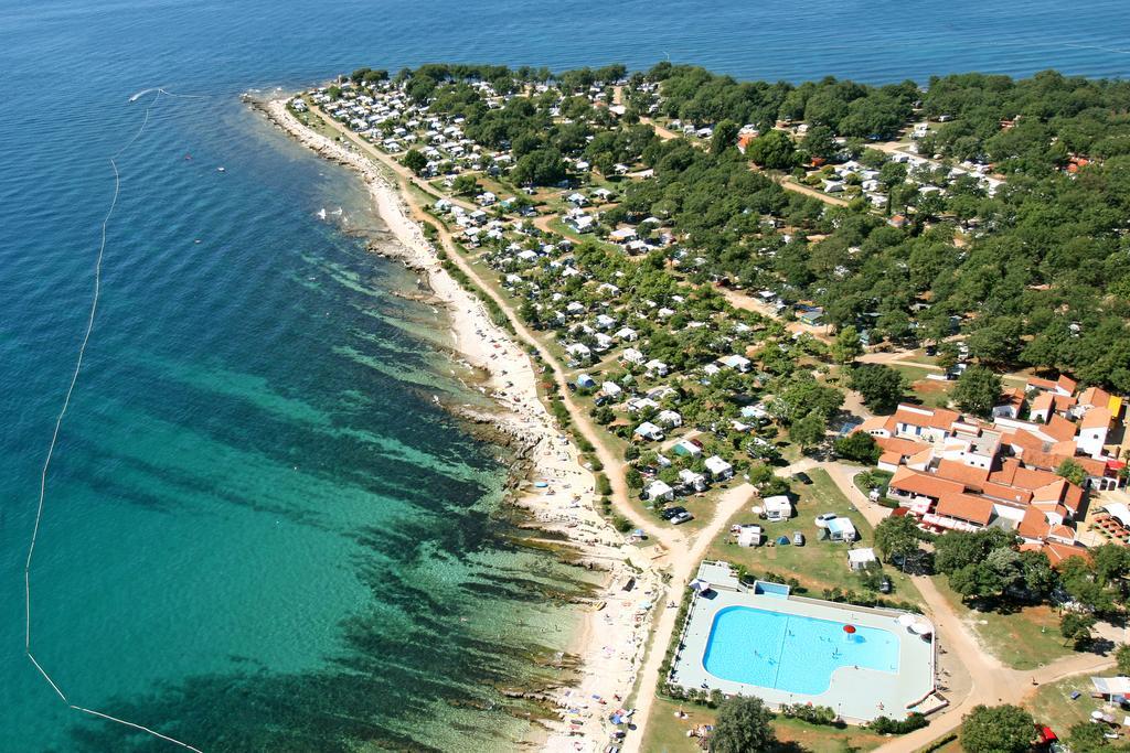 Naturist Mobile Homes Eden In Fkk Ulika Poreč Exteriör bild